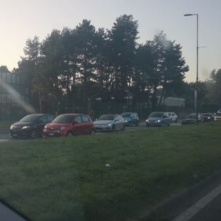 Lunga coda in corso Unità d'Italia