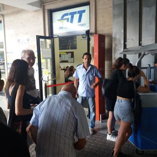Biglietti elettronici, code da Gtt e proteste: “Sistema complicato e costoso”