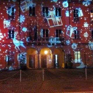 Il Comune di Nichelino &quot;vestito&quot; a festa per il Natale