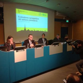 Torino abbassa le serrande: deve combattere l'effetto Amazon e la fuga dalle periferie