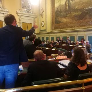 Bagarre in consiglio comunale sul G7, Lo Russo attacca Montanari: &quot;Solidarizza coi delinquenti&quot;