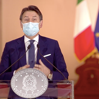 Nuovo Dpcm, Conte annuncia: &quot;Scuole aperte, rinvio per le palestre: i sindaci potranno chiudere vie e piazze alle 21&quot; [VIDEO]