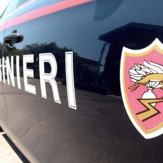 Spari contro un bus in corso Rosselli: nessun ferito, ma vetro frantumato Spari contro un bus in corso Rosselli: nessun ferito, ma vetro frantumato