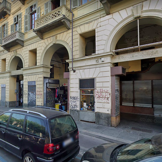 Un tratto dei portici di via Nizza
