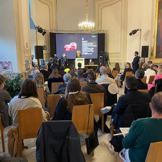 Raccolti 20 mila euro grazie all'Asta Charity per i bambini di CasaOz e i giovani di Fondazione Molinette Raccolti 20 mila euro grazie all'Asta Charity per i bambini di CasaOz e i giovani di Fondazione Molinette