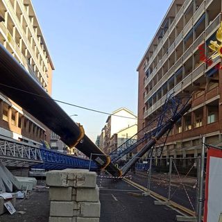 Via Genova: nessuna anomalia secondo il manovratore dell'autogru