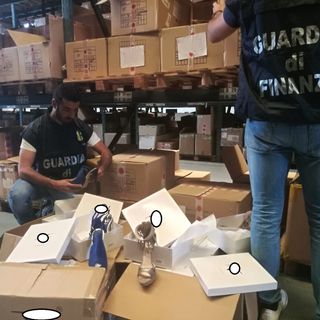 A Porta Palazzo un deposito con 500mila prodotti pericolosi che stavano per entrare sul mercato