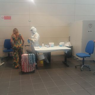 Coronavirus, postazioni ad accesso diretto per il tampone per chi rientra dai &quot;Paesi a rischio&quot;