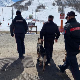 Controlli in quota: due giovanissimi trovati in possesso di droga e un maestro di sci &quot;abusivo&quot; nei guai