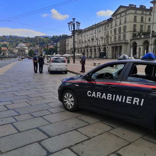 La violenza si muove nelle strade: i carabinieri arrestano tre rapinatori di cellulari