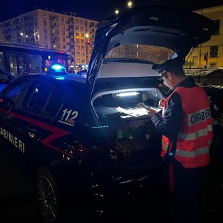 Accoltella i cognati dopo una lite, poi si taglia per simulare un’aggressione: arrestato ad Avigliana