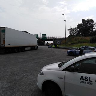 Operazione &quot;Freddo sicuro&quot; della Questura di Torino: sequestrata oltre una tonnellata di merce