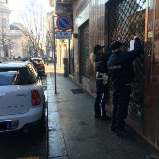 Controlli in San Salvario, sospesa per 30 giorni la licenza di un minimarket