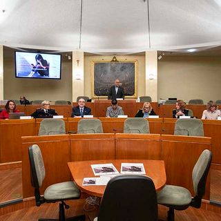 Prevenire e difendersi dalla violenza digitale di genere: in Piemonte il 44% delle molestie sui social riguarda le donne