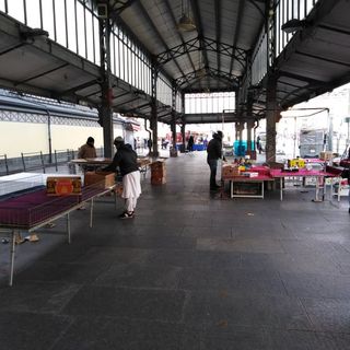 Coronavirus, effetto decreto su Porta Palazzo: meno banchi e clienti, chiuso il Mercato Centrale [FOTO]