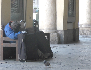 Una casa per i senza tetto ai tempi del Covid: allestiti 30 container vicino allo stadio della Juve
