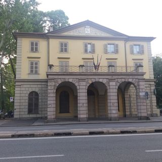 Uffici tecnici e anagrafe traslocano in corso Moncalieri 80: “Lasciamo spazio al Cap10100”