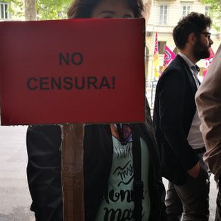 A Torino presidio per la professoressa siciliana sospesa: &quot;Libertà di insegnamento sotto attacco&quot; [VIDEO]