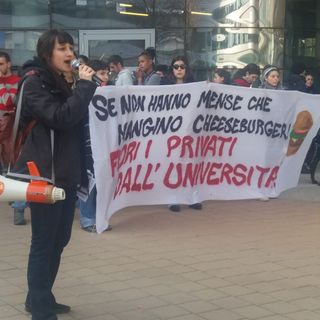 Studenti contro il Burger King: oggi il quinto atto della protesta tra le aule dell'università (FOTO e VIDEO)