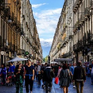 Confesercenti: “Black Friday, ma con i negozi sempre più in rosso&quot;