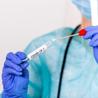 Un tampone test anti covid
