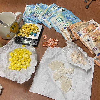Il crack “si prende Torino”, la polizia arresta due pusher: sequestrate 110 dosi e 2.6