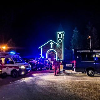 Mezzi della Croce Rossa in azione