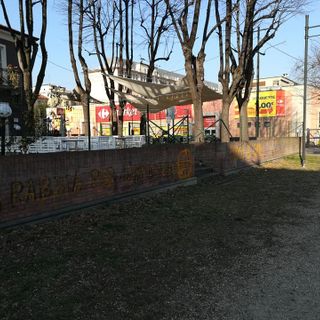L'ombra anarchica scuote Madonna di Campagna, tentativo di occupazione dell’ex Delta House. Imbrattati i muri della gelateria Casa Clara