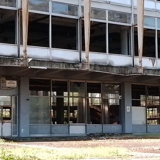 Palazzo del Lavoro in corso Unità d'Italia