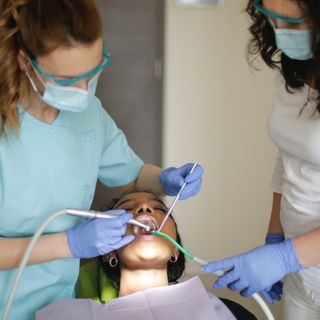 Implantologia a carico: scopriamo di cosa si tratta