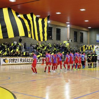 Un &quot;uragano&quot; giallonero spazza via la Rhibo Fossano:  il derby finisce 5 a 1 per l’ Elledì MyGlass Carmagnola