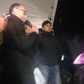 Chieri, Di Battista incontra i lavoratori della Embraco