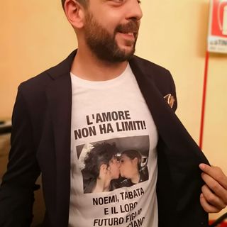 &quot;L'amore non ha limiti&quot;: il debutto da consigliere regionale di Diego Sarno con una maglietta pro Lgbt