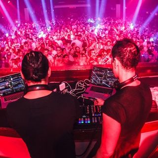 Misano Adriatico, ragazzina torinese ubriaca si addormenta in discoteca: la ritrovano la mattina dopo