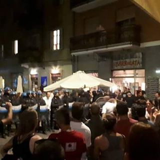 La lunga notte della polemica social dopo gli scontri di piazza Santa Giulia
