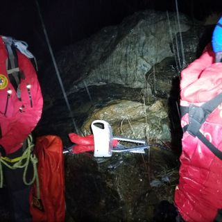 Escursionista cade durante una gita in alta quota: aiutato con grandi difficoltà dal Soccorso Alpino