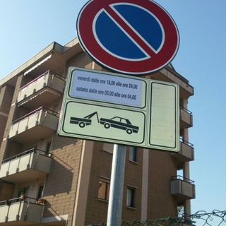 San Pietro in Vincoli, critiche ai cartelli per il divieto di sosta