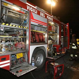 Incendio al Cpr di corso Brunelleschi, in fiamme 8 unità abitative: sul posto i vigili del fuoco