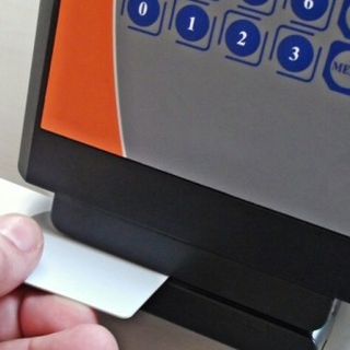 Torino, dipendente dell'Università timbrava &quot;sotto casa&quot; e si recava in ufficio mezz'ora dopo, prima sanzionata e poi &quot;promossa&quot; a responsabile