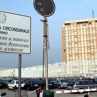 Detenuto evade dal carcere di Torino e accoltella il cognato