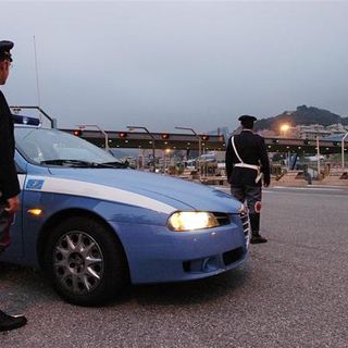 Usava targa falsa per non pagare l'autostrada, denunciato