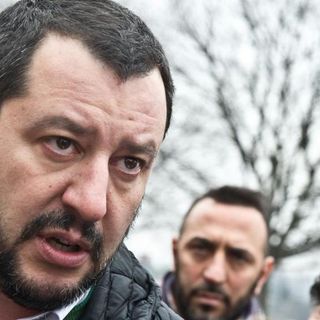 Contestazioni a Porta Palazzo per il segretario della Lega Nord Salvini