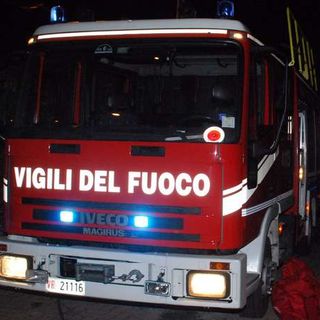 Torino, a fuoco nella notte mezzi da lavoro alla Falchera