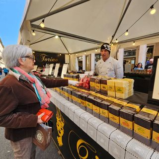 Una pasticceria nel bel mezzo di via Roma: tornano i Dolci Portici di Torino e portano a spasso i turisti in 4 mini tour