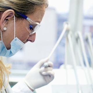 ricercatrice in laboratorio ricercatrice in laboratorio