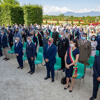sindaci nel cortile della Reggia di Venaria