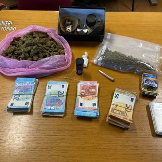 Due pusher scoperti e arrestati dai carabinieri: detenevano cocaina e hashish
