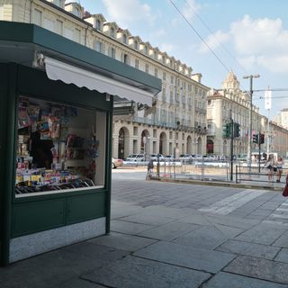 Edicole torinesi, l’agonia sembra non avere fine: il soccorso arriverà dalle biblioteche
