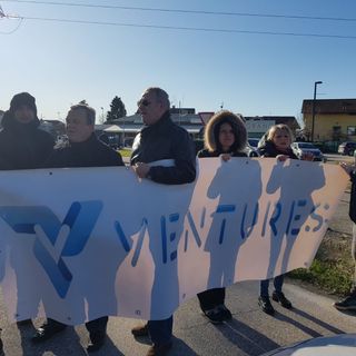 Embraco: lavoratori in presidio al casello di Santena. E domani pomeriggio la Messa con Nosiglia