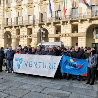 Ex Embraco, l’urlo dei lavoratori: “Senza stipendi e contributi, la situazione è drammatica” [VIDEO]